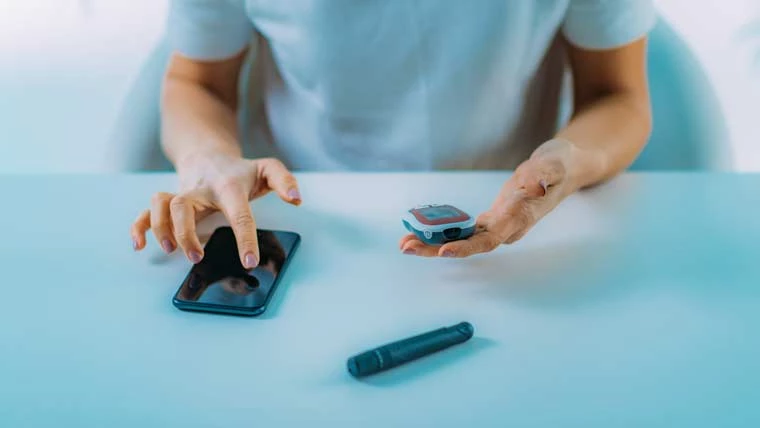 Måling af blodsukker og upload til app